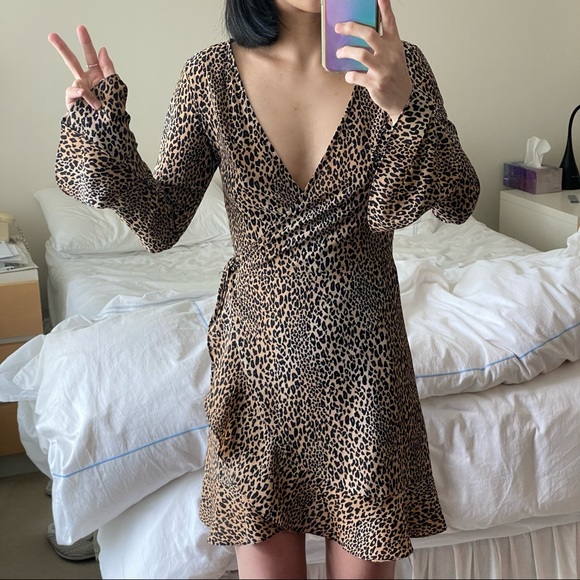 ANIMAL PRINT FLOWY WRAP DRESS with bell sleeves! - Picture 1 of 8